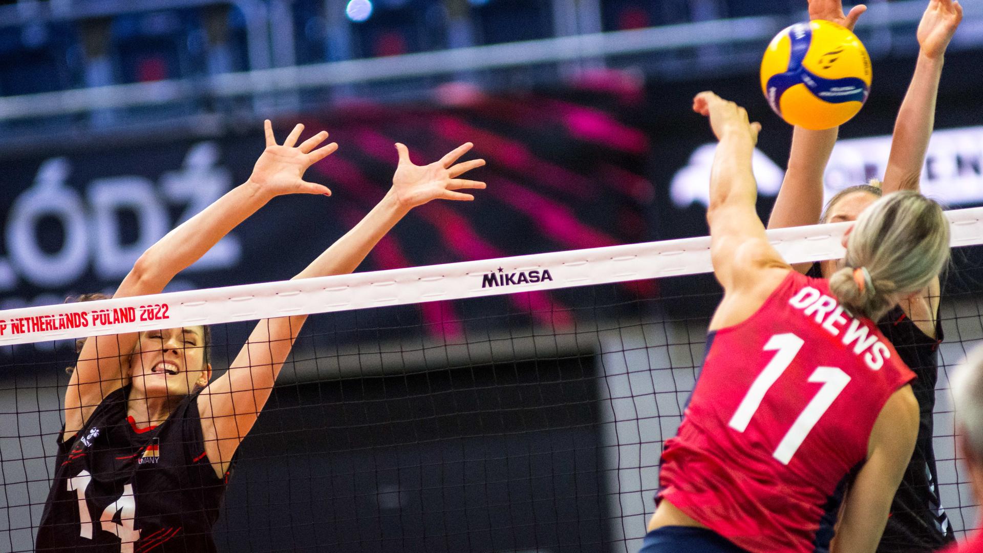 Beyond the Net Exploring Volleyball Dynamics Hahaminbak